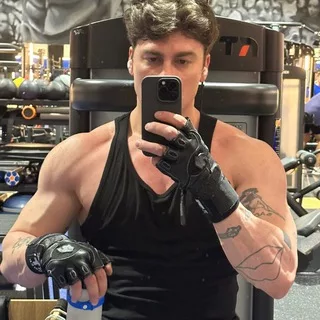 СЕРГЕЙ НАУМОВ