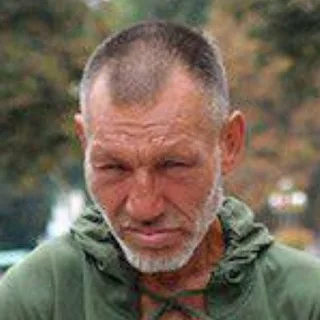 Бомж на фото 🧔‍♀️